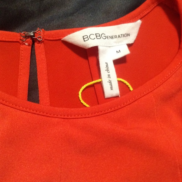 Pleated Dress with Trapeze Silhouette - Picture 5 of 7